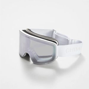 Brand new, still in packaging ski goggles. Includes extra lens for low light!